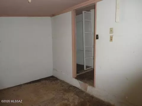 Bedroom - 86816 E Vieros St, Mammoth, AZ 85618 photo 2 of 2