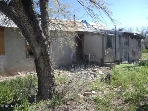 Exterior - 86816 E Vieros St, Mammoth, AZ 85618 photo 3 of 6