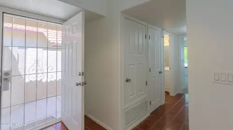 Entry Way - 310 E Highcourte Ln, Tucson, AZ 85737 photo 2 of 3