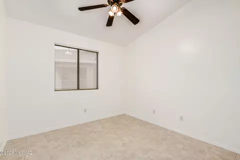 Bedroom - 8509 E Sarnoff Ridge Loop, Tucson, AZ 85710 photo 1 of 3