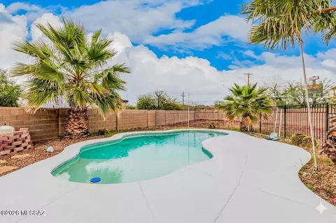 8509 E Sarnoff Ridge Loop, Tucson, AZ 85710