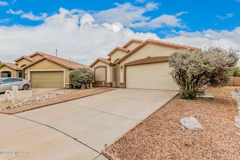 Exterior - 8509 E Sarnoff Ridge Loop, Tucson, AZ 85710 photo 3 of 6