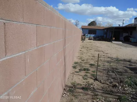 Exterior - 2578 W Willow Tree Ln, Willcox, AZ 85643 photo 8 of 10