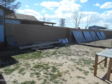 Exterior - 2578 W Willow Tree Ln, Willcox, AZ 85643 photo 6 of 10