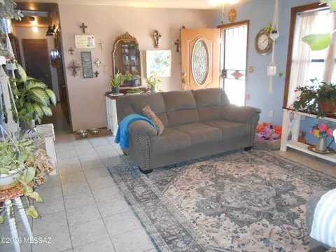 Living - 2578 W Willow Tree Ln, Willcox, AZ 85643 photo 1 of 5
