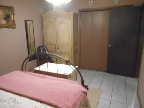 Bedroom - 2578 W Willow Tree Ln, Willcox, AZ 85643 photo 3 of 5