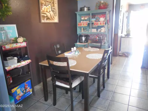 Dining - 2578 W Willow Tree Ln, Willcox, AZ 85643 photo 1 of 4