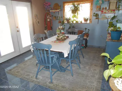 Dining - 2578 W Willow Tree Ln, Willcox, AZ 85643 photo 3 of 4