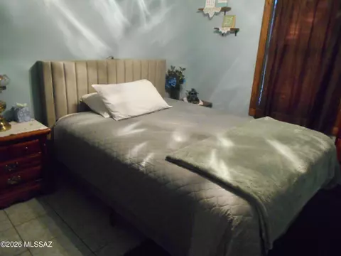 Bedroom - 2578 W Willow Tree Ln, Willcox, AZ 85643 photo 4 of 5