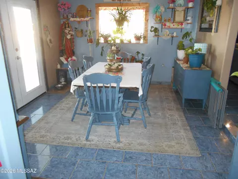 Dining - 2578 W Willow Tree Ln, Willcox, AZ 85643 photo 2 of 4