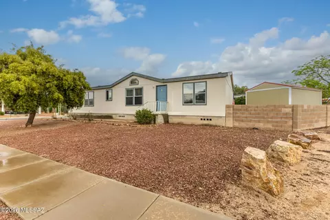 2854 E Cottonwood Club Ln, Tucson, AZ 85706