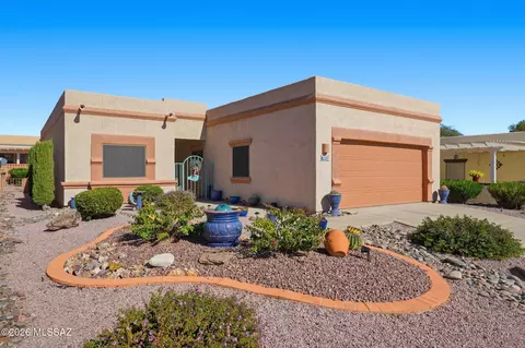 1910 W Amblemorn Dr, Green Valley, AZ 85622