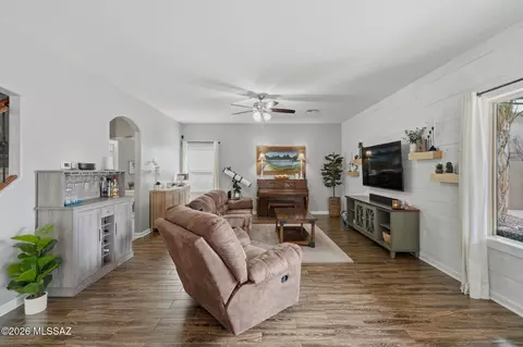 Living - 12230 E Metz Dr, Vail, AZ 85641 photo 1 of 2