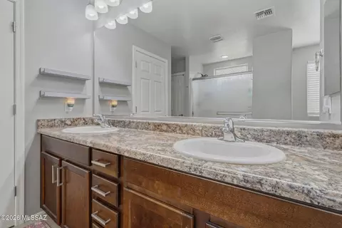 Bath - 12230 E Metz Dr, Vail, AZ 85641 photo 2 of 4