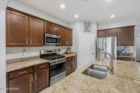 Kitchen - 12230 E Metz Dr, Vail, AZ 85641 photo 2 of 3