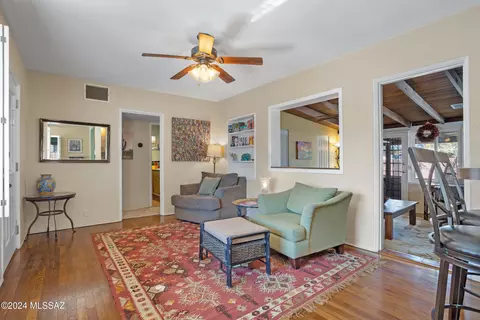 2821 E Waverly St, Tucson, AZ 85716