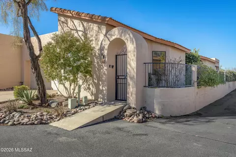 6153 N Pascola Cir, Tucson, AZ 85718