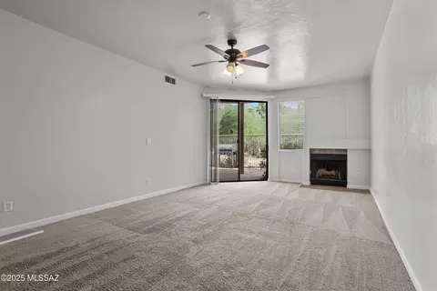 5675 N Camino Esplendora # 2110, Tucson, AZ 85718