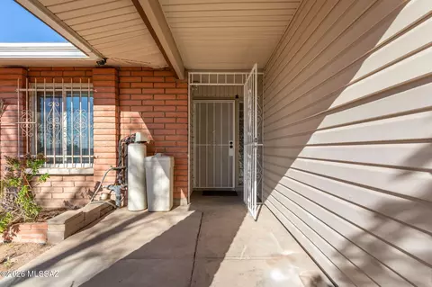 Exterior - 4249 E Canada Stra, Tucson, AZ 85706 photo 2 of 11