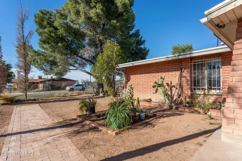 Exterior - 4249 E Canada Stra, Tucson, AZ 85706 photo 6 of 11
