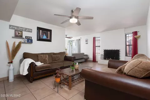 Living - 4249 E Canada Stra, Tucson, AZ 85706 photo 1 of 2