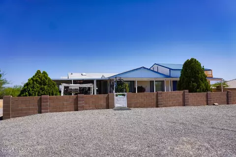 852 W Jennella Dr, Benson, AZ 85602