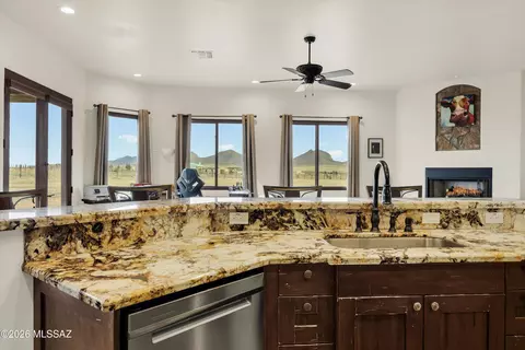 Kitchen - 370 Elgin Rd, Elgin, AZ 85611 photo 4 of 5