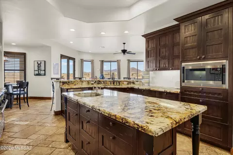 Kitchen - 370 Elgin Rd, Elgin, AZ 85611 photo 3 of 5