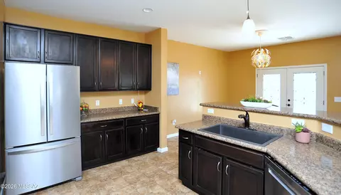Kitchen - 4780 E Desert Thorn Dr, Tucson, AZ 85756 photo 2 of 6