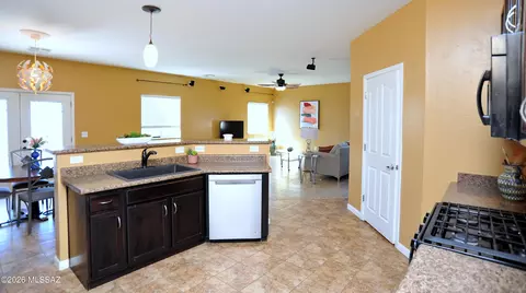 Kitchen - 4780 E Desert Thorn Dr, Tucson, AZ 85756 photo 6 of 6