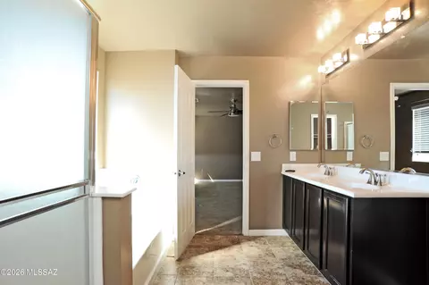 Bath - 4780 E Desert Thorn Dr, Tucson, AZ 85756 photo 4 of 5