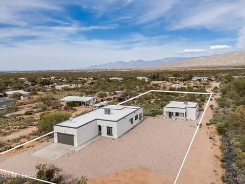 13691 E Pocketknife Dr, Vail, AZ 85641