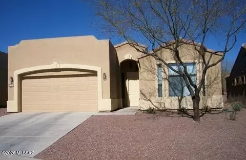 664 W Knotwood St, Green Valley, AZ 85614