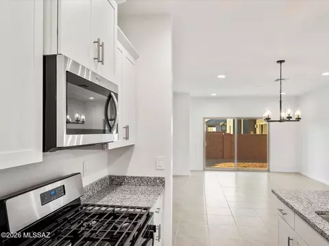 9630 N Solstice Ave, Tucson, AZ 85743