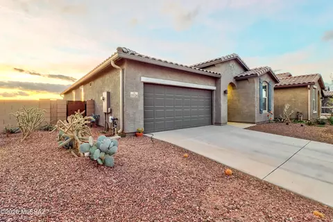 35126 S Stargazer Ave, Red Rock, AZ 85145