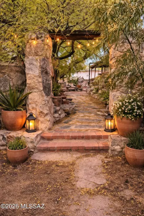 4415 N Swan Rd, Tucson, AZ 85718