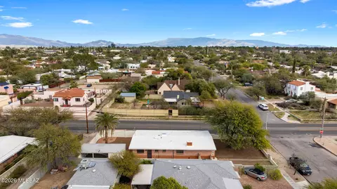 View/Area - 2439 E 8th St, Tucson, AZ 85719 photo 2 of 4