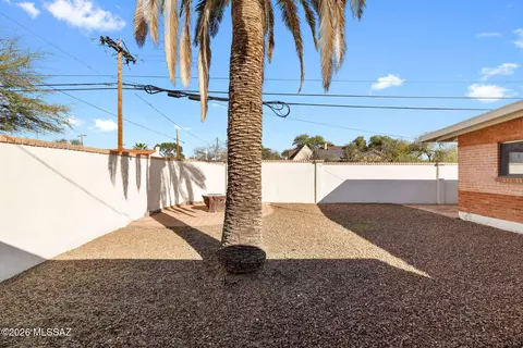 Exterior - 2439 E 8th St, Tucson, AZ 85719 photo 6 of 10