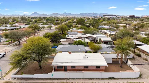 View/Area - 2439 E 8th St, Tucson, AZ 85719 photo 3 of 4