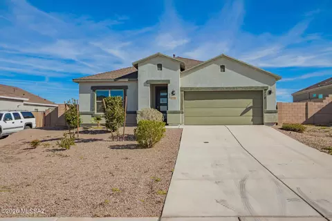 680 W Lexington St, Vail, AZ 85641