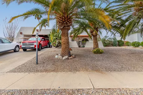 743 N Abrego Dr, Green Valley, AZ 85614