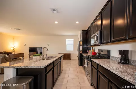 8746 E Stone Meadow Cir, Tucson, AZ 85730