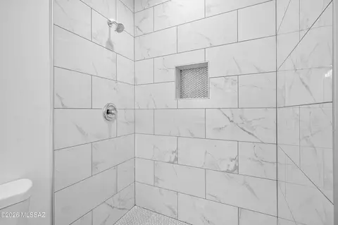 Bath - 3180 E Andrada Rd, Vail, AZ 85641 photo 2 of 3