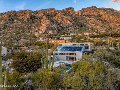 4560 E Ina Rd, Tucson, AZ 85718