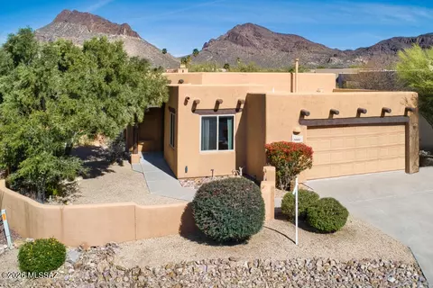 5660 W Triangle X Pl, Tucson, AZ 85713