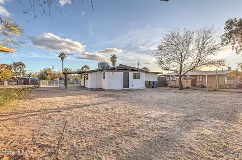 Exterior - 2103 E 33rd St, Tucson, AZ 85713 photo 5 of 5