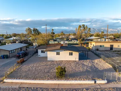 View/Area - 2103 E 33rd St, Tucson, AZ 85713 photo 1 of 3