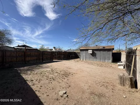 Exterior - 221 E Drachman St, Tucson, AZ 85705 photo 6 of 8