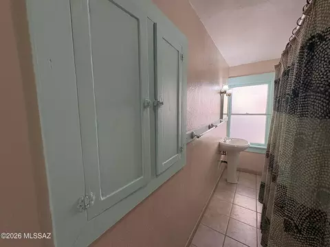 Bath - 221 E Drachman St, Tucson, AZ 85705 photo 1 of 1