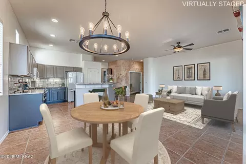 267 N Via La Castellana, Green Valley, AZ 85614